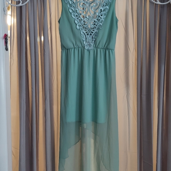 Elegant Green Sleeveless Hi-Low Faux Wrap Dress - Picture 5 of 11